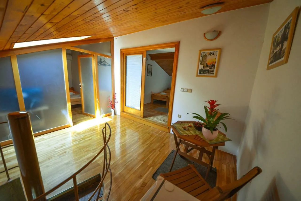 Apartment And Room Soul Of Dalmatia Zadar Casa de hóspedes