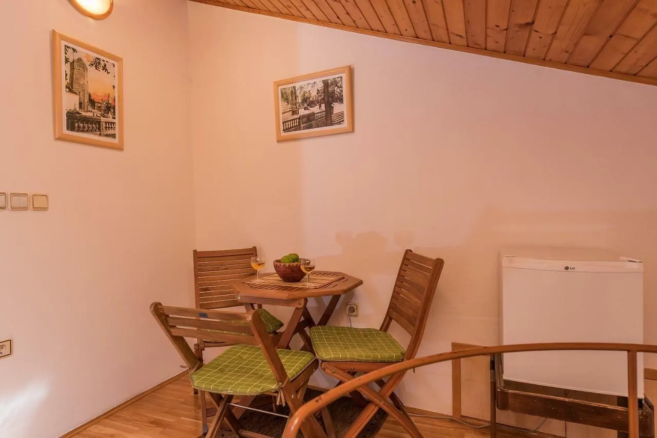 Apartment And Room Soul Of Dalmatia Zadar 3*,  Croácia